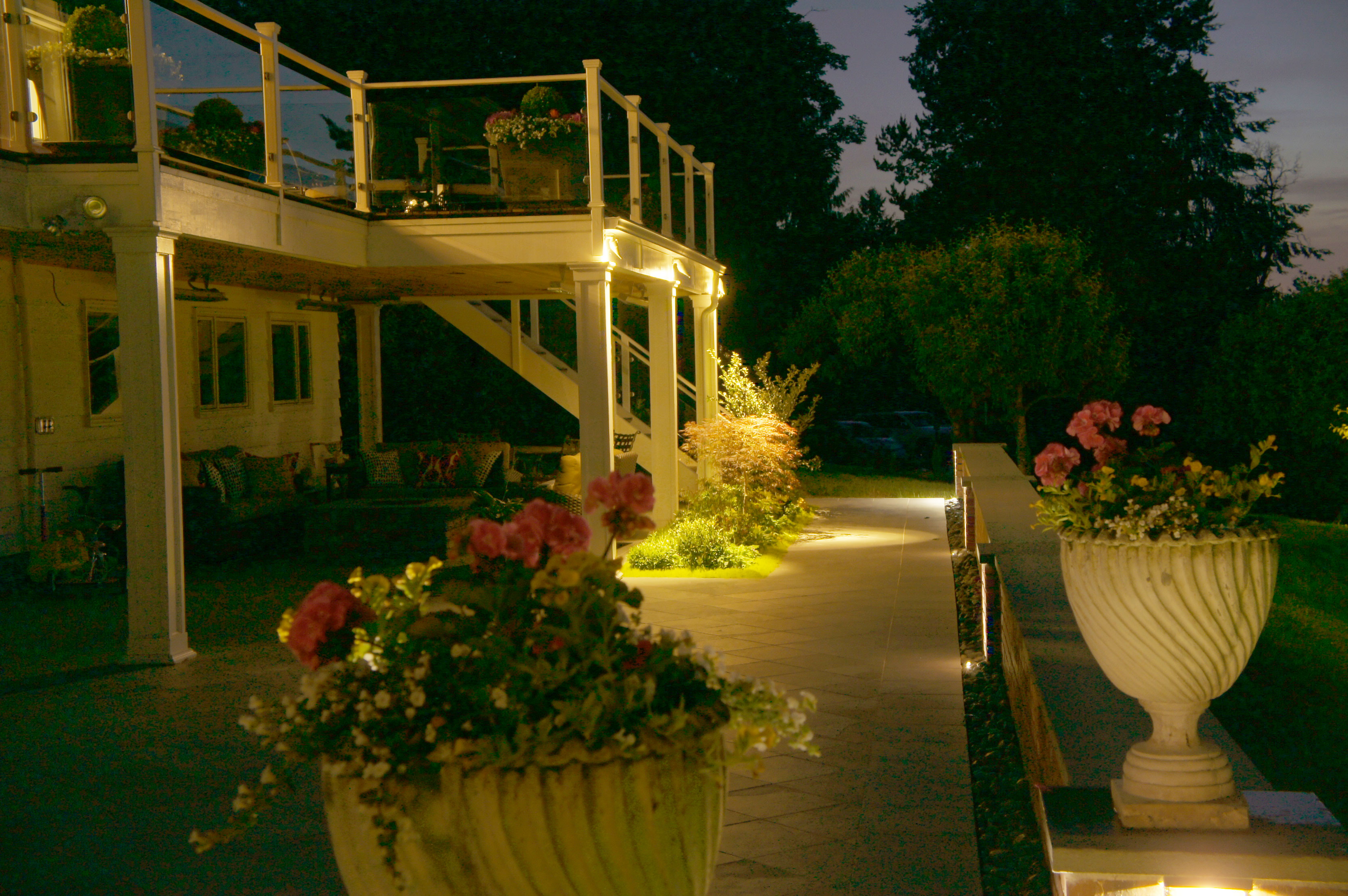Burks-Sammamish-moon-(1) Professional patio lighting at Mercer Island home